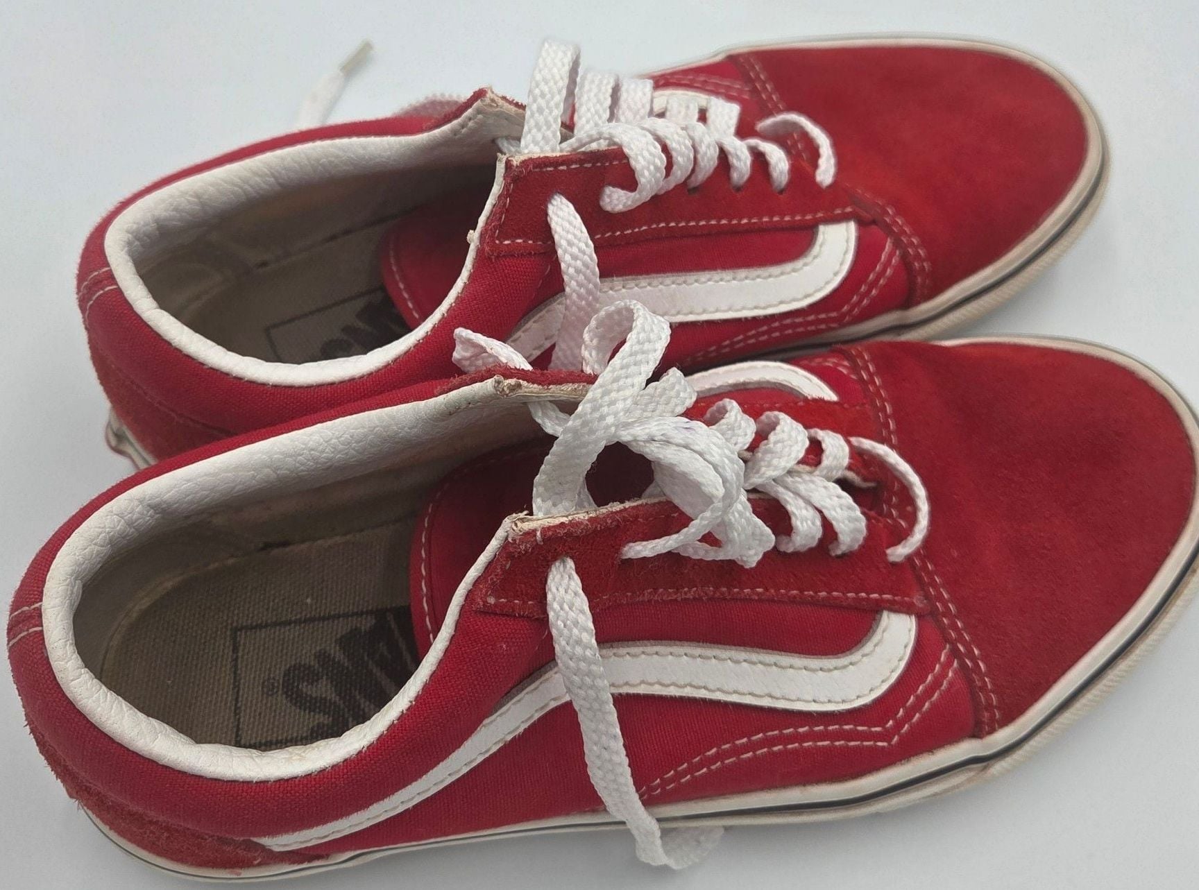 Vans Old Skool Suede and Canvas Skate Shoes in Racing Red/True White sixe 6 8