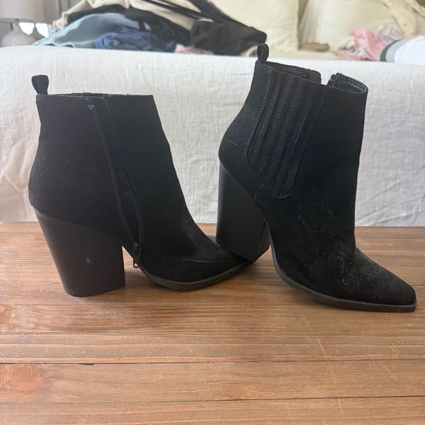 Qupid Black Faux Suede Pointed Toe Block Heel Ankle Boots