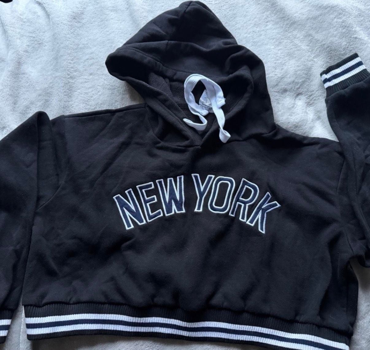 Torkia Gifts New York Cropped Hoodie with Striped Hem 1