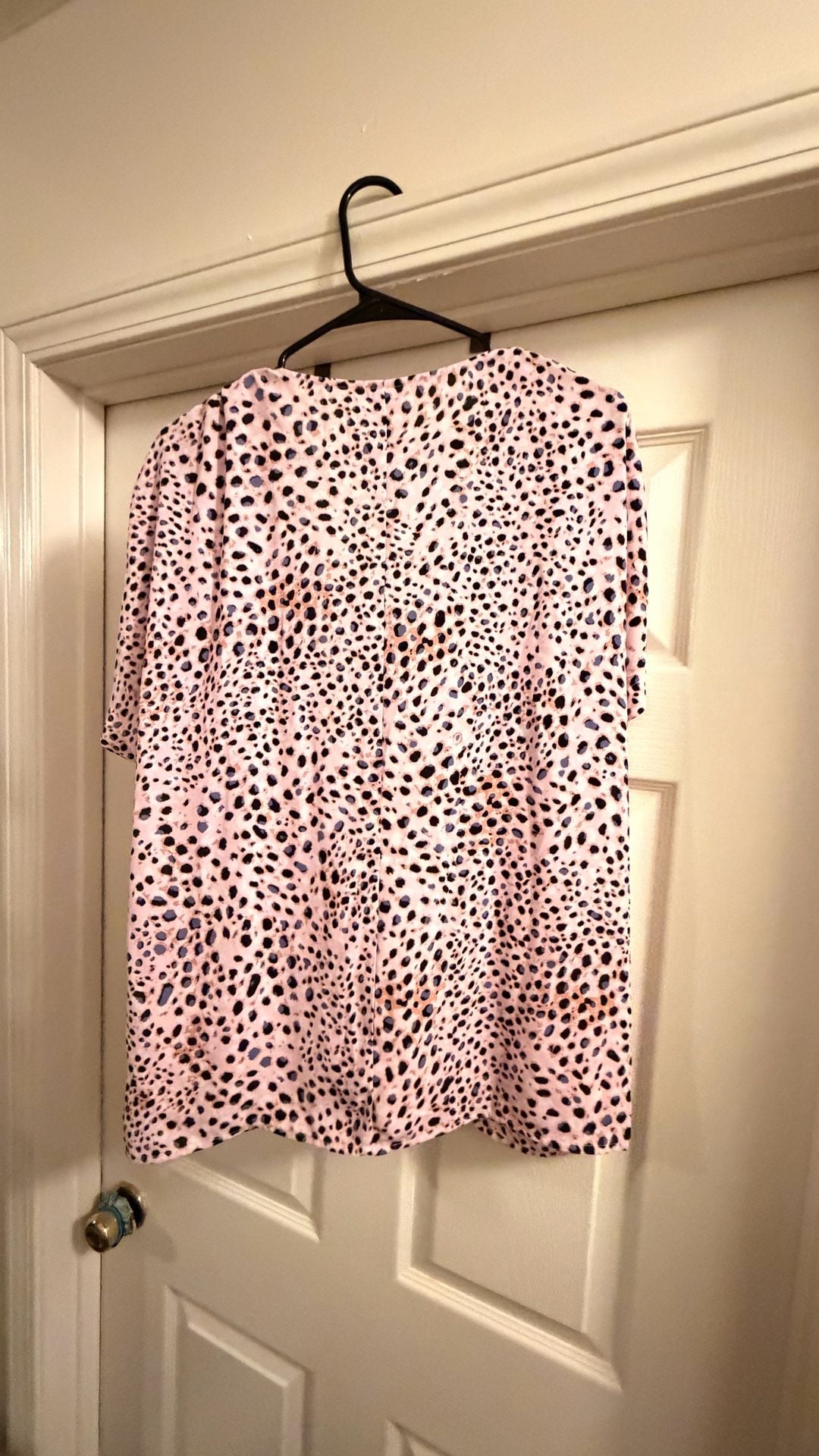 Cabi Seaside Top #5980 in Pink Leopard Animal Print 4