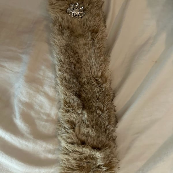 Pottery Barn Faux Fur Wine Bottle Stole/Wrap with Jewel Pin