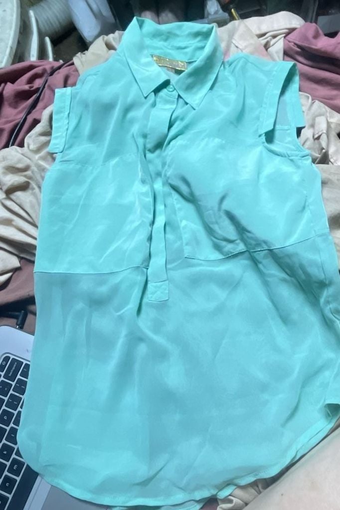 Princess Vera Wang Mint Green Sleeveless Button-Up Blouse 1