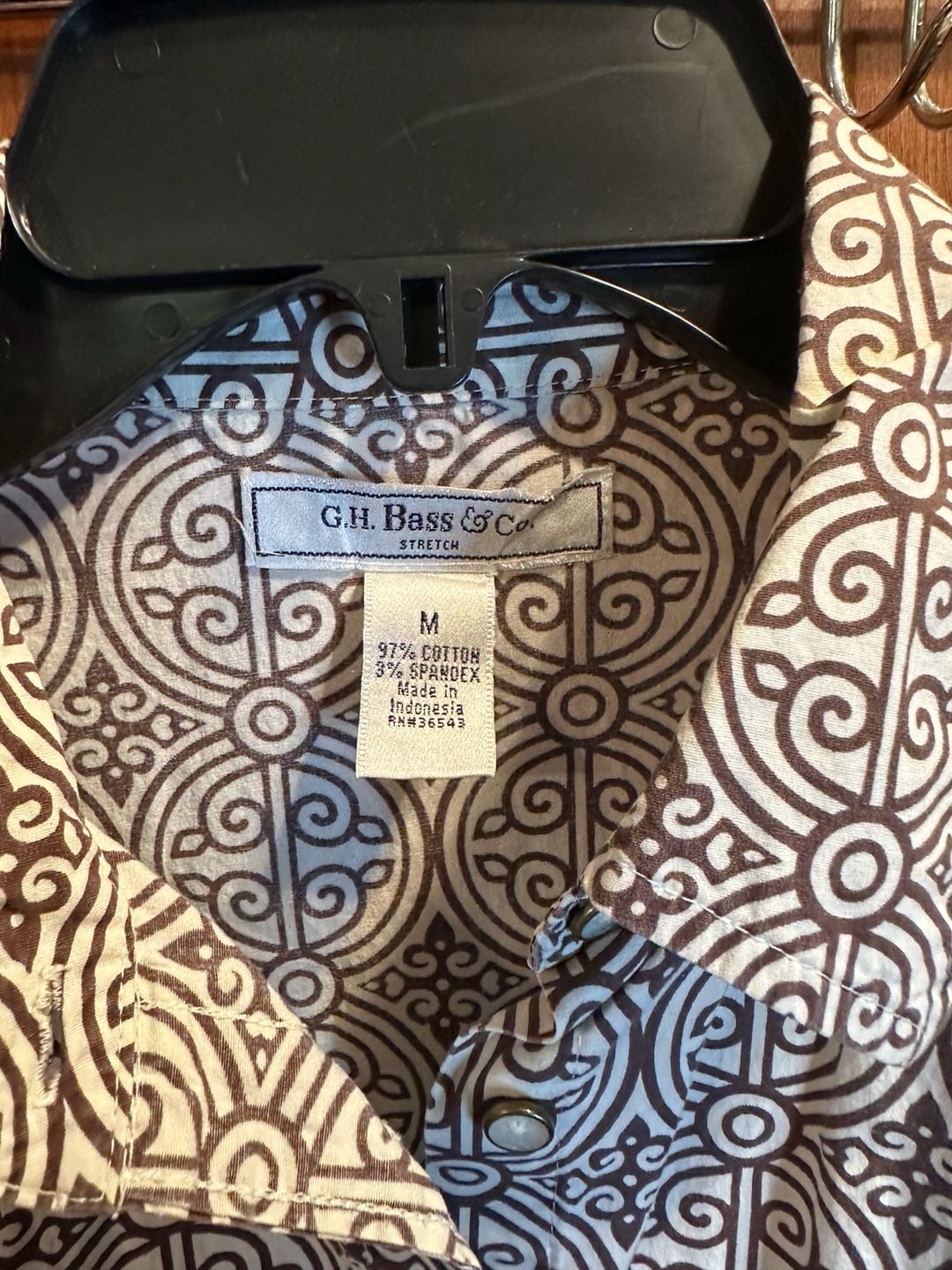 G.H. Bass & Co. Women's Stretch Brown and White Geometric Print Button-Down Shirt 4