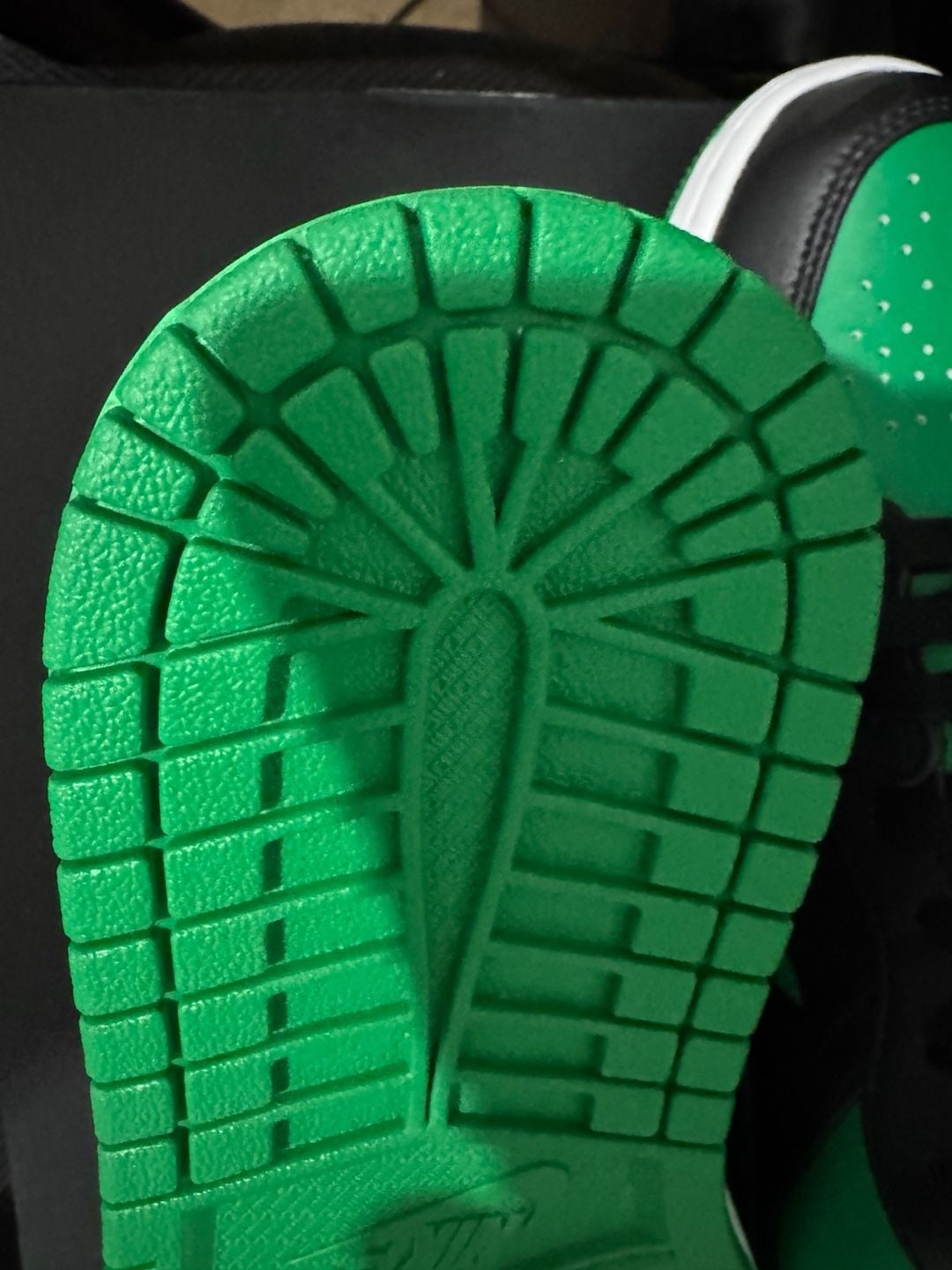 Air Jordan 1 Low Lucky Green (553558-065) 7