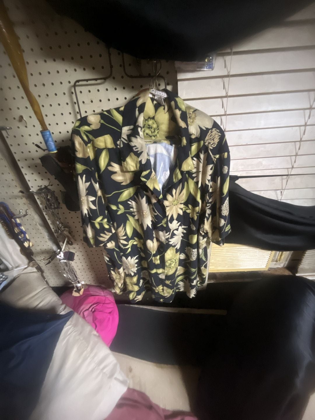 Uniform Woman by Paul Richard Floral Print Button-Down Shirt Size 2X 1