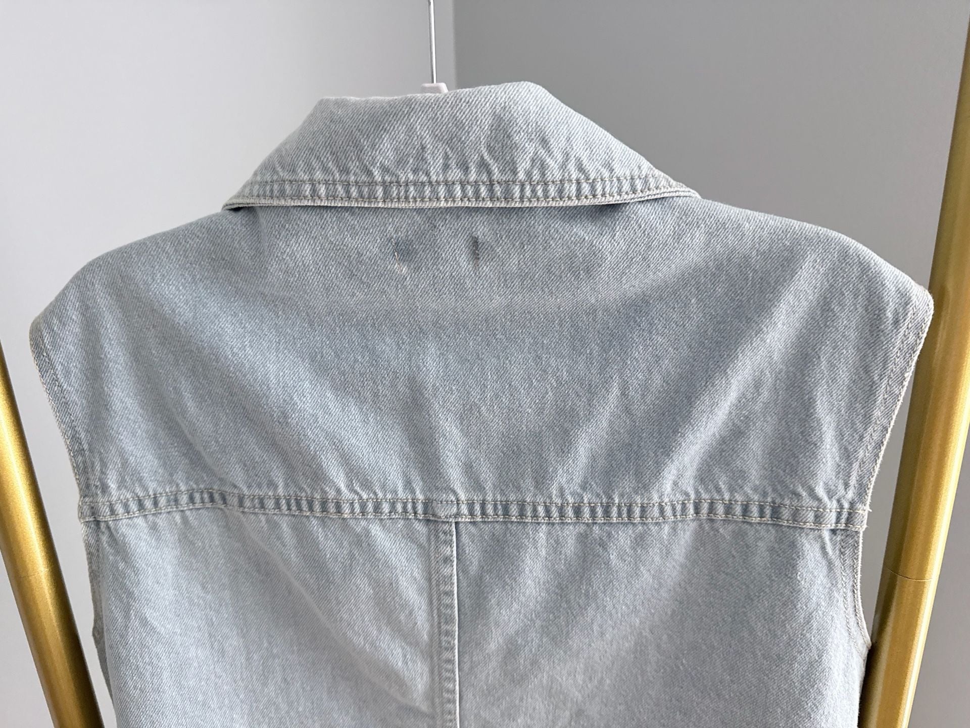 Mandinga Light Wash Sleeveless Denim Button-Down Vest 8