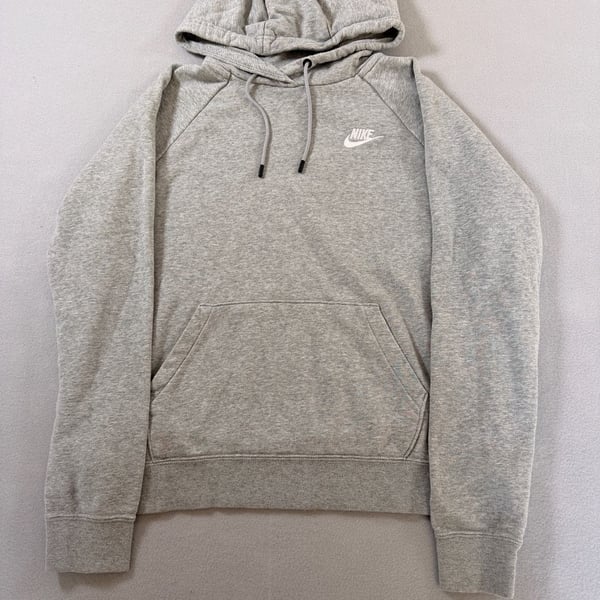 Nike Women's NSW Essential Fleece Pullover Hoodie in Grey Heather