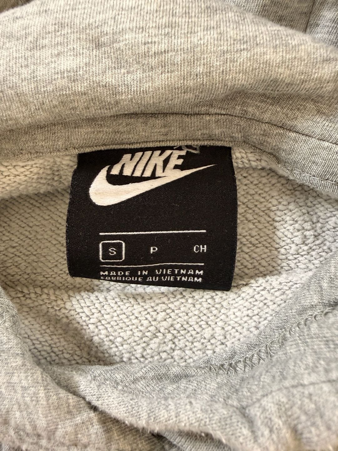 Nike Women's NSW Essential Fleece Pullover Hoodie in Grey Heather 6