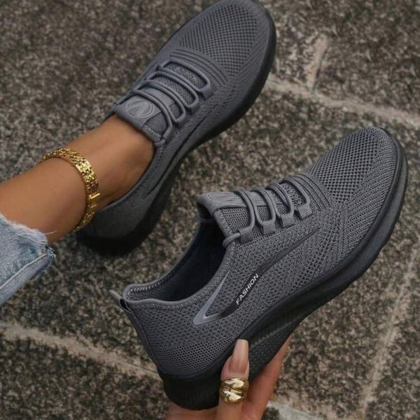Fashion Lightweight Breathable Mesh Slip-On Running Shoes