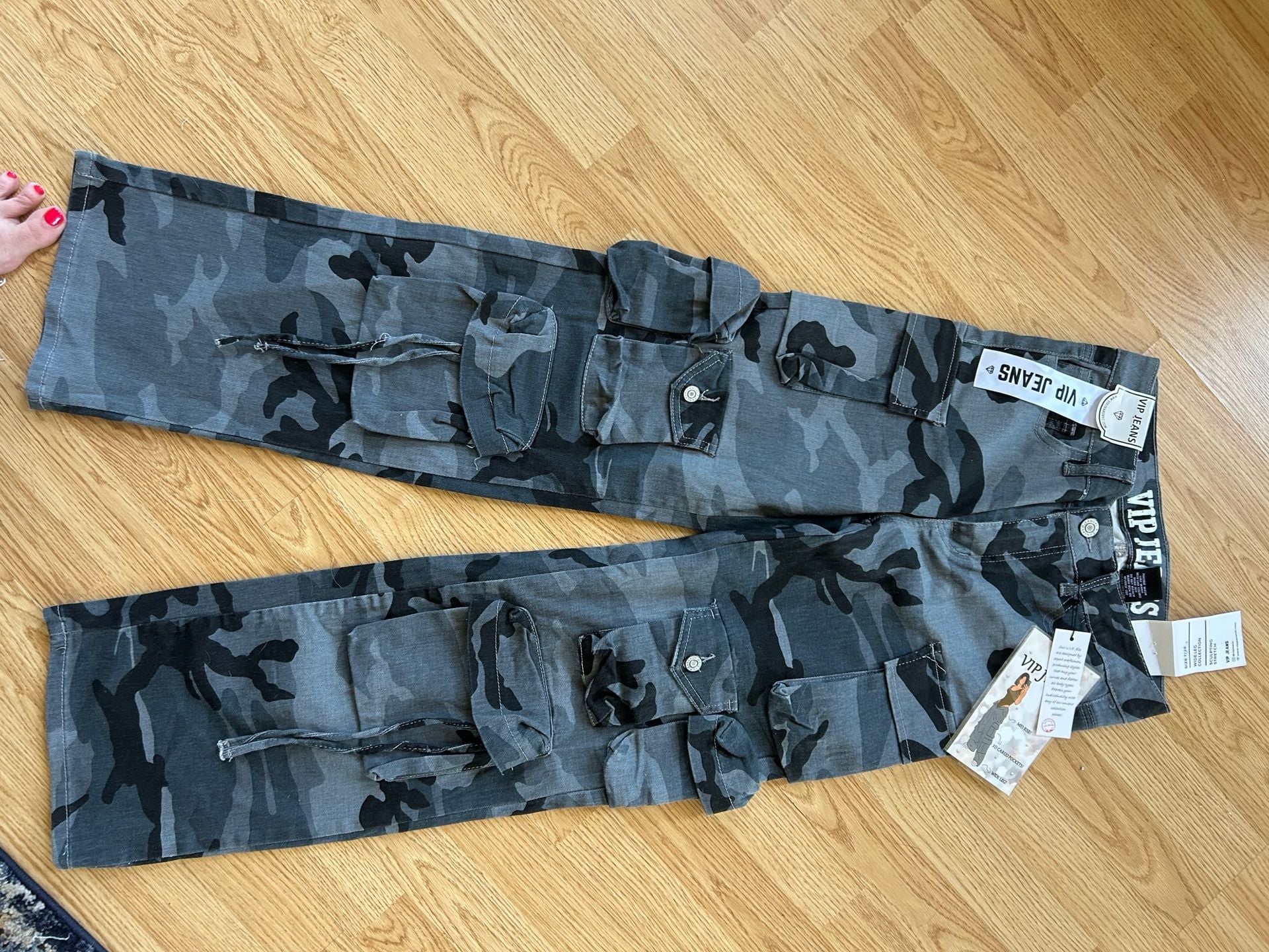 VIP Jeans Women's Mid-Rise Wide Leg 3D Cargo Pants in Grey Camo 2