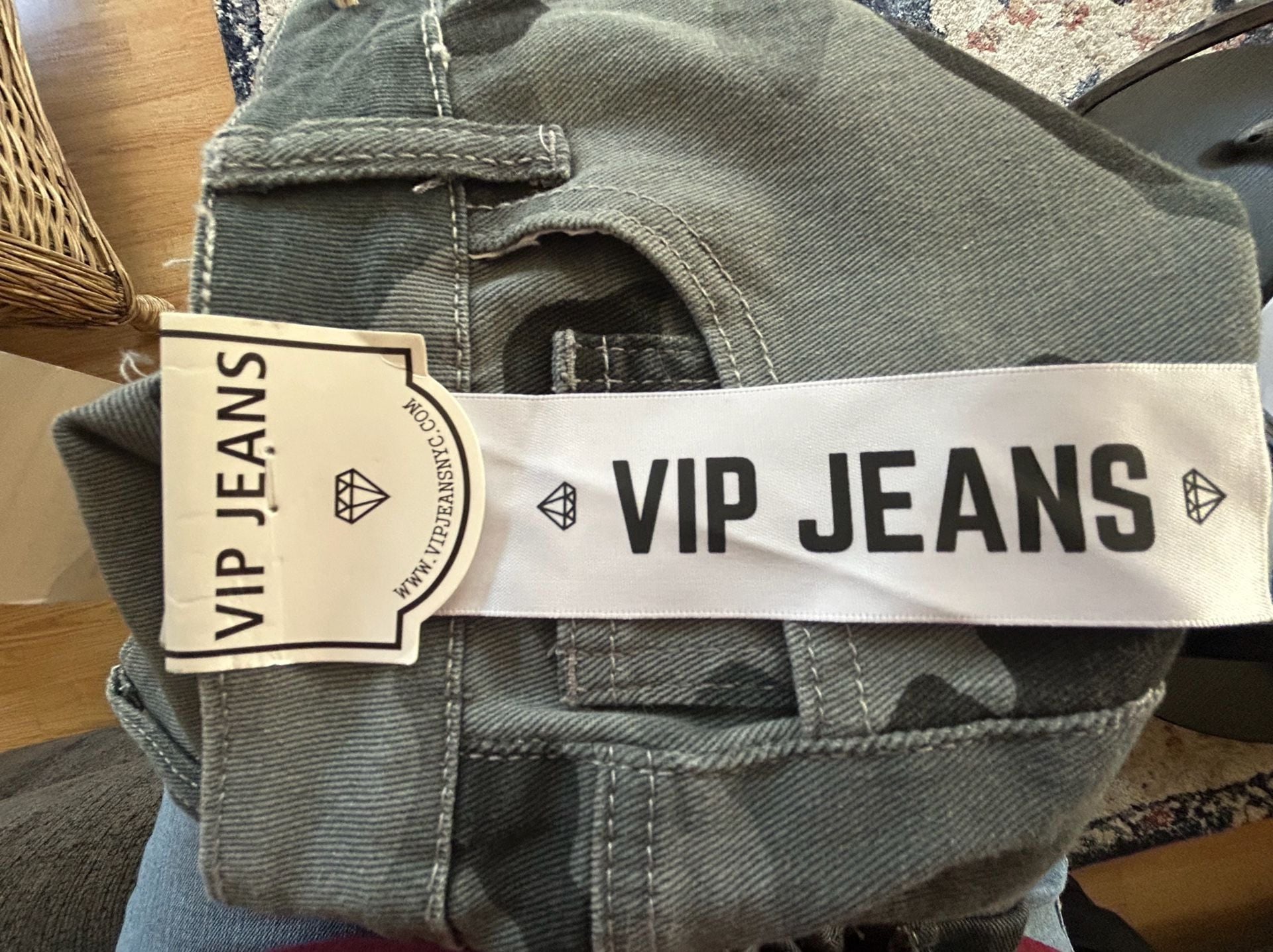 VIP Jeans Women's Mid-Rise Wide Leg 3D Cargo Pants in Grey Camo 5