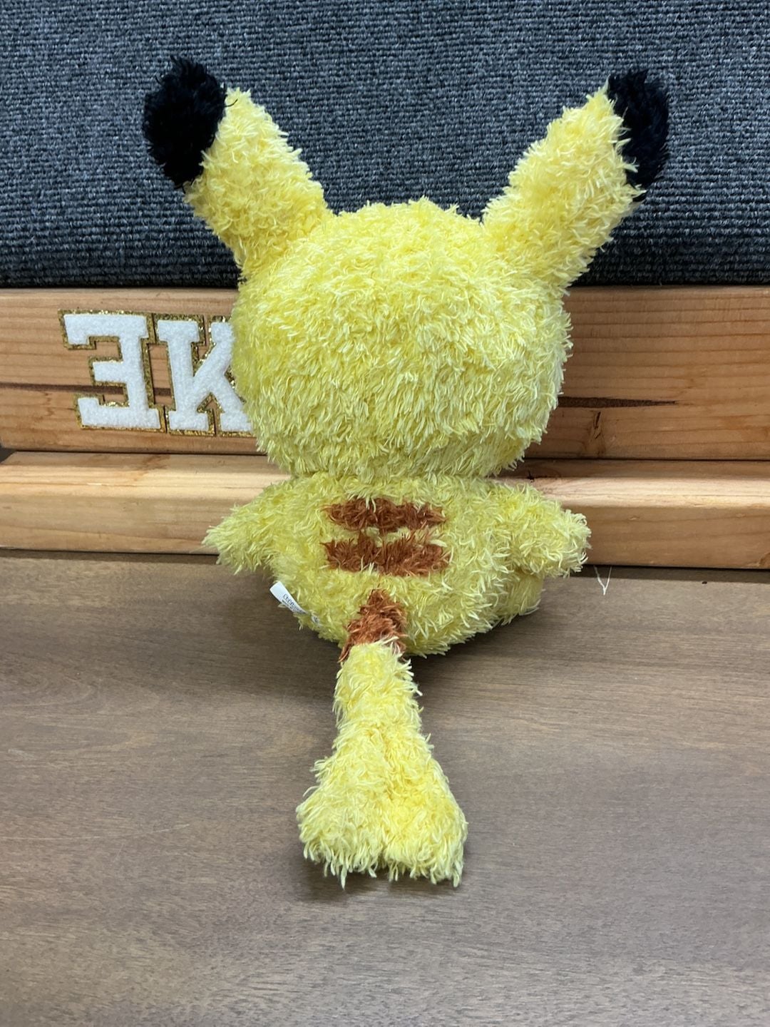 Sekiguchi Pokemon Mokomoko Female Pikachu Fluffy Plush with Flower 4
