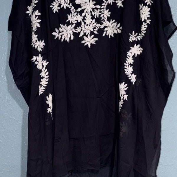 Rhea Laurels Embroidered Short Kaftan
