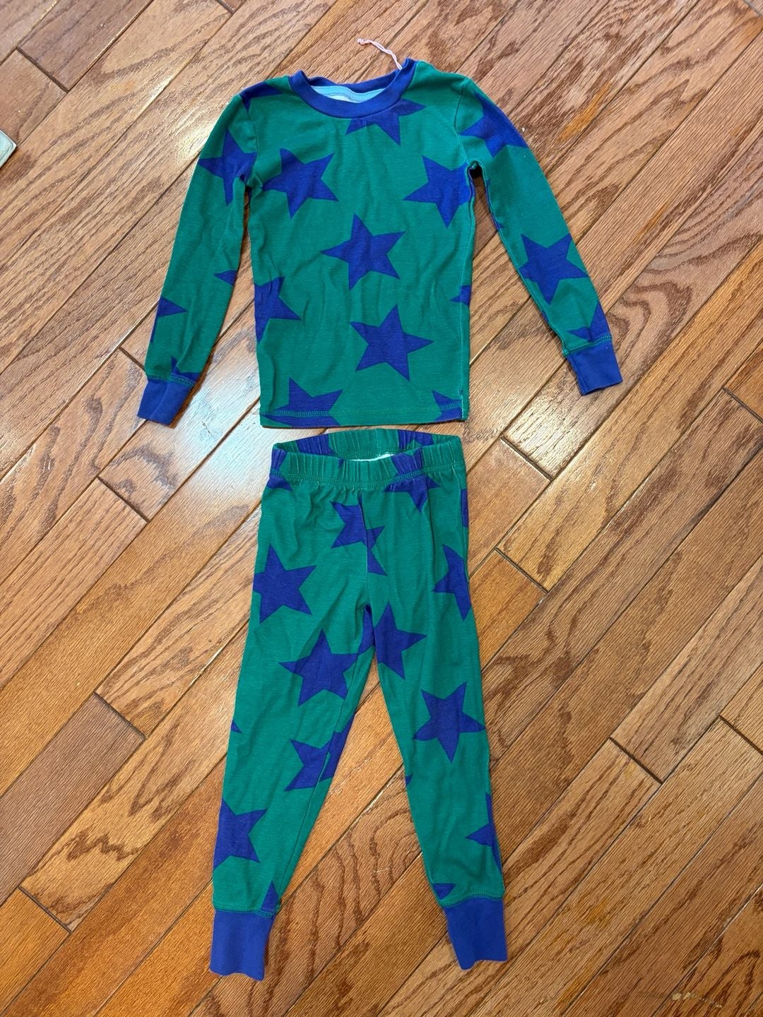 Mini Boden Boys Green Star Print Long Sleeve Pajama Set 1