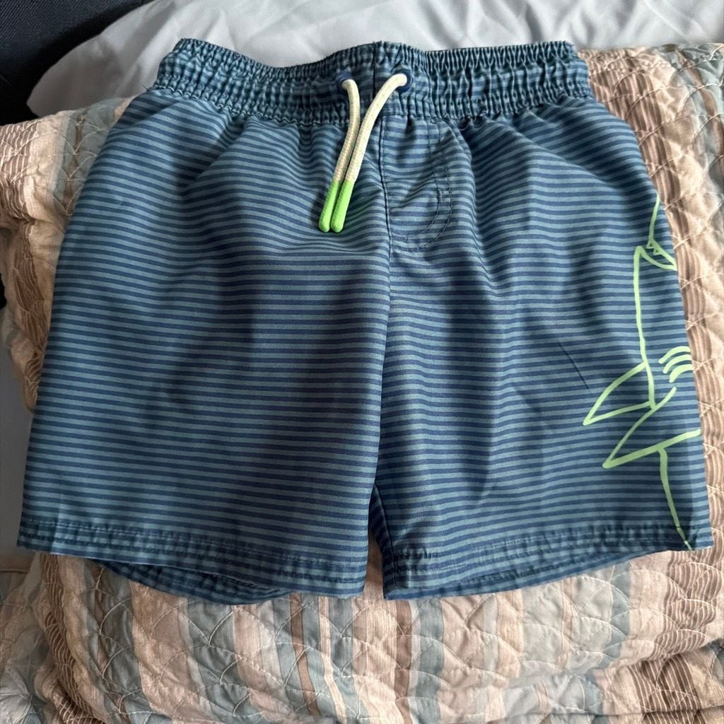 Cat & Jack Boys Striped Shark Print Swim Trunks Size 5T 4