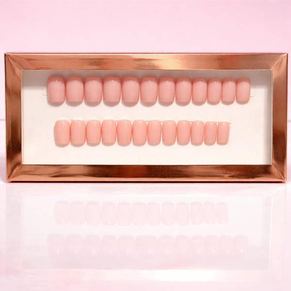 Polished Pop Nails Reusable Press-On Manicure Set in Light Pink Square
