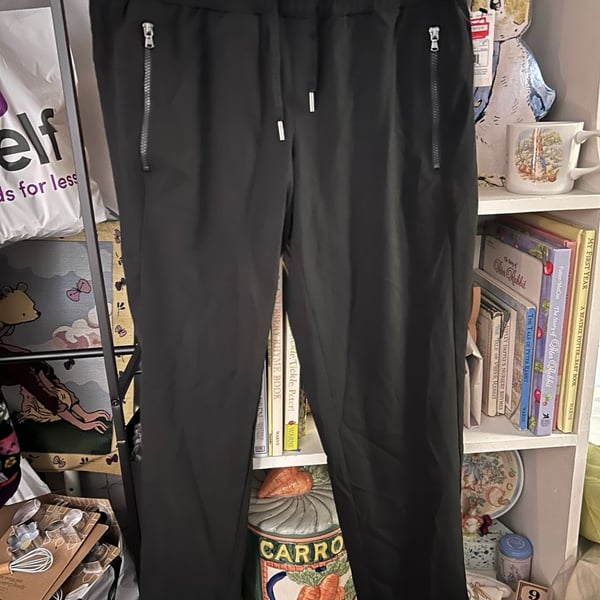 C9 Champion Black Athletic Jogger Pants with Zipper Pockets (women)