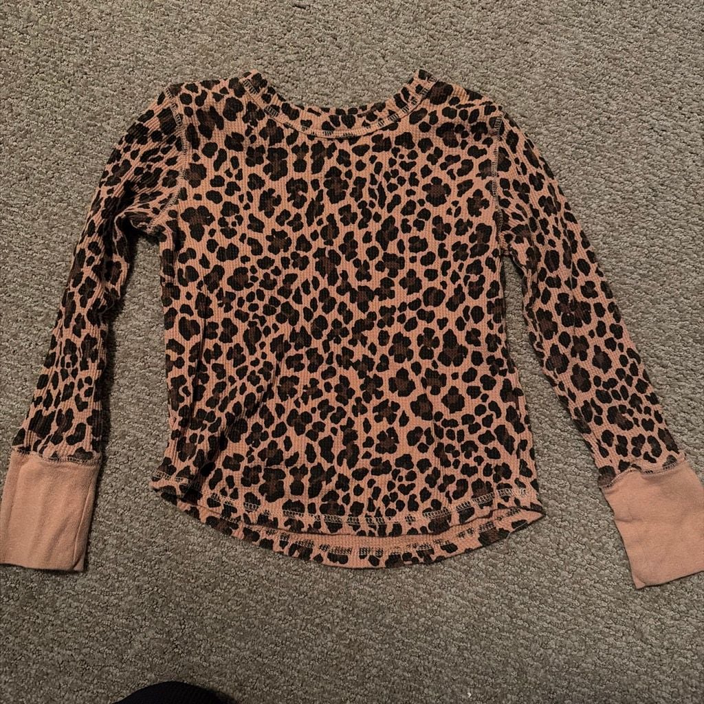 Old Navy Girls Long-Sleeve Leopard Print Thermal-Knit T-Shirt 1