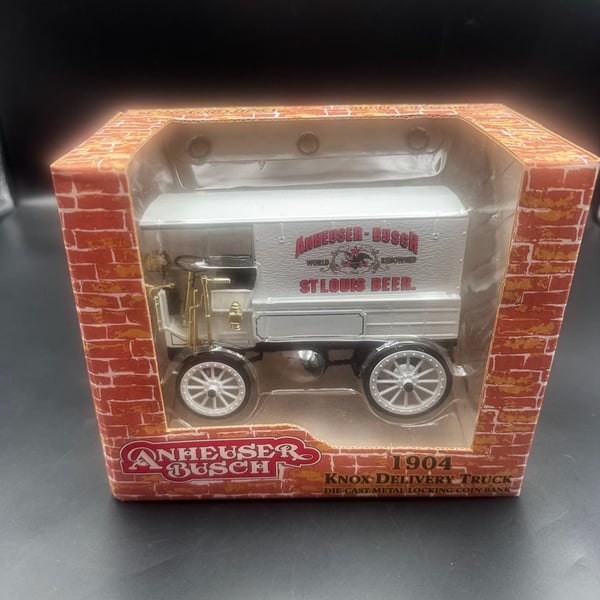 Ertl Collectibles Anheuser-Busch 1904 Knox Delivery Truck Die-Cast Metal
