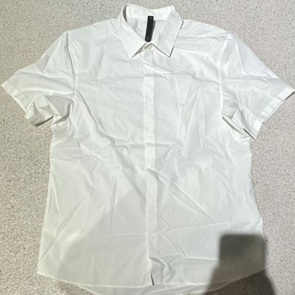 Lululemon Commission Short Sleeve Button-Down Shirt