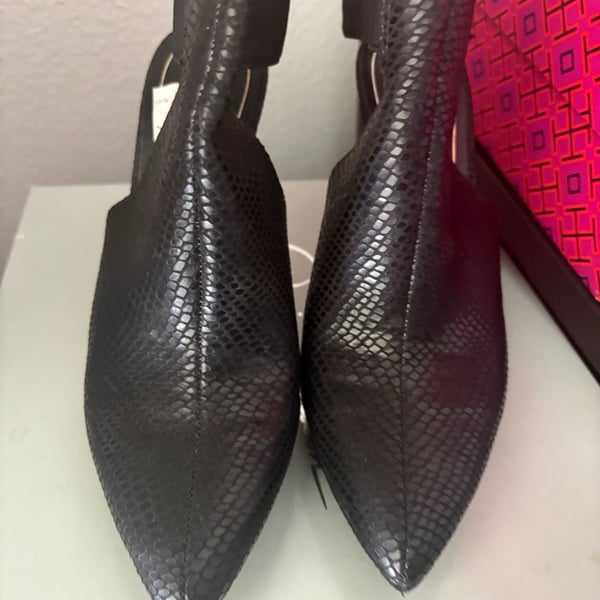 Jessica Simpson Bettino Black Snakeskin Embossed Pointed Toe Shooties