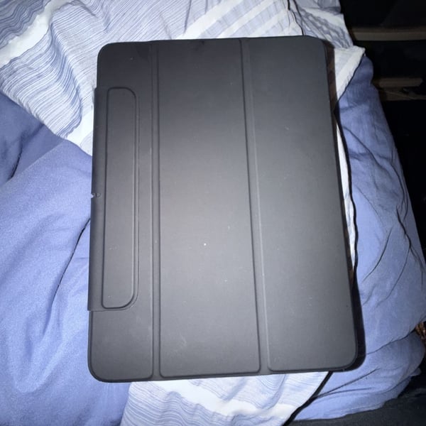 ESR Rebound Series Magnetic Hybrid Case for iPad Pro/Air