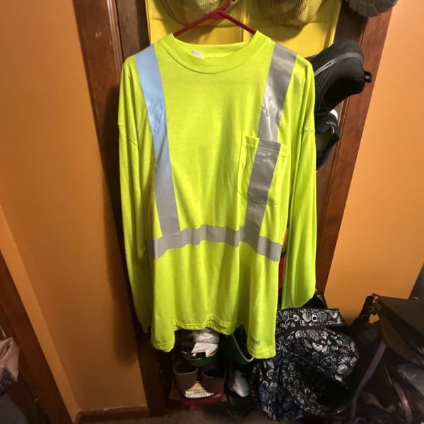 Berne Men's Hi-Vis Class 2 Long Sleeve Safety T-Shirt with Pocket