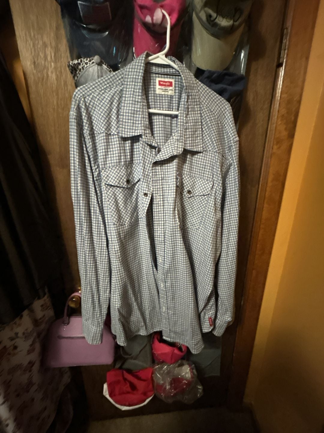 Wrangler Men's Long Sleeve Plaid Button-Down Western Shirt 1