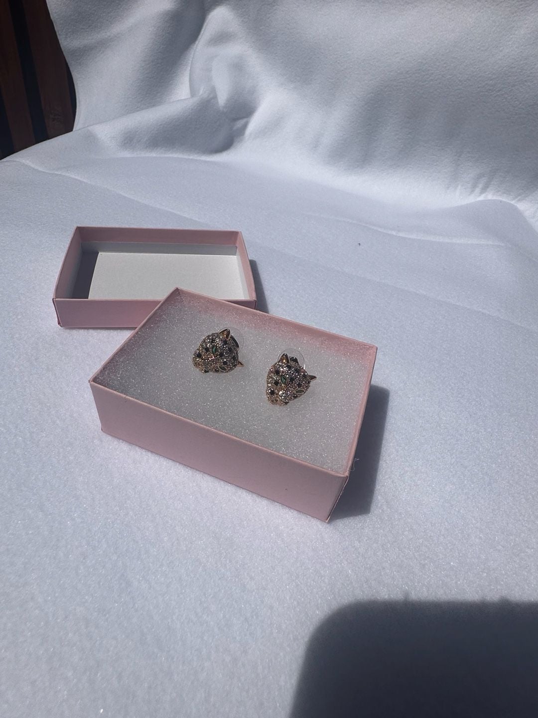 Rose Gold-Tone Leopard Head Stud Earrings with Rhinestones and Green Eyes 2