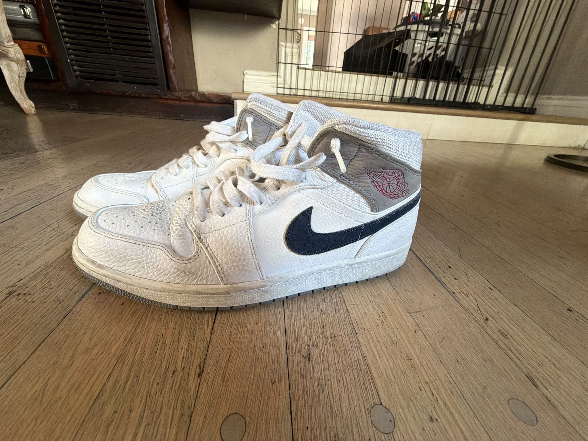 Nike Air Jordan 1 Mid 'Paris' (DR8038-100) 4