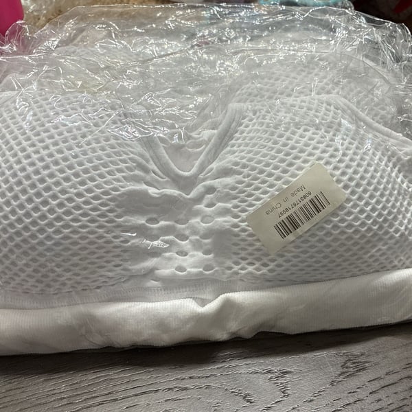 6 Women's Seamless White Mesh Bralette with Removable Pads Medium