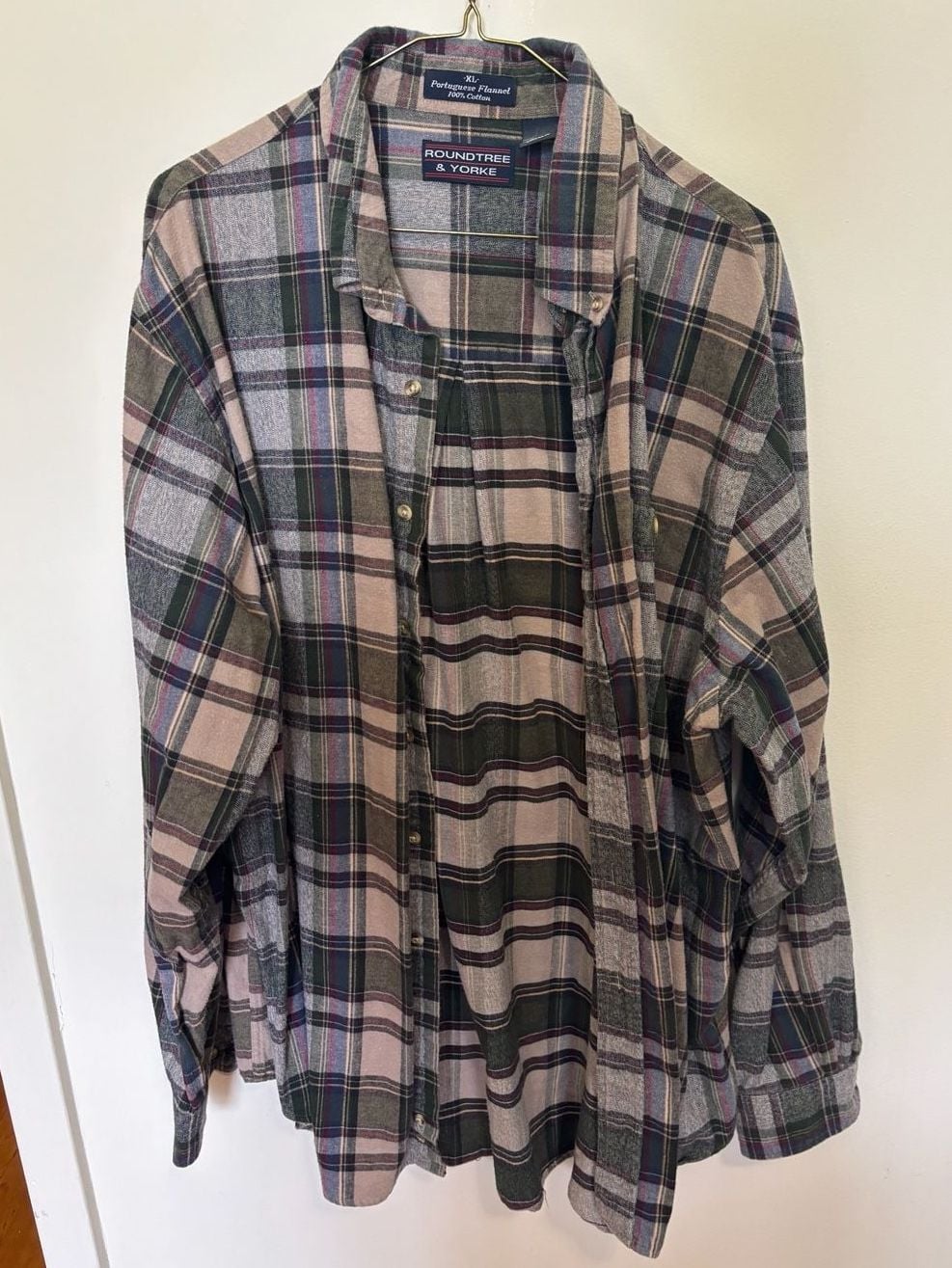 Roundtree & Yorke Men's XL Portuguese Flannel Plaid Button-Down Shirt 1