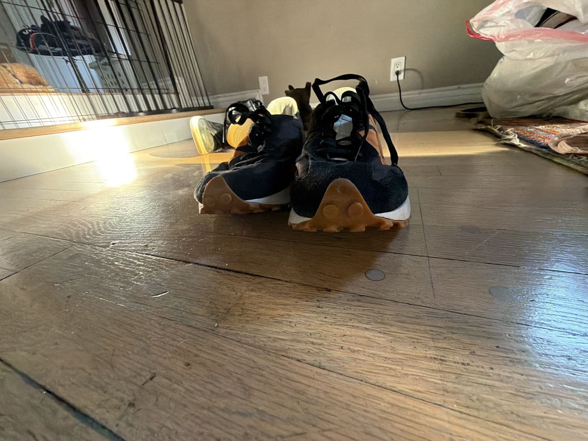 New Balance 327 Black and Orange Sneakers (MS327HN1) 10