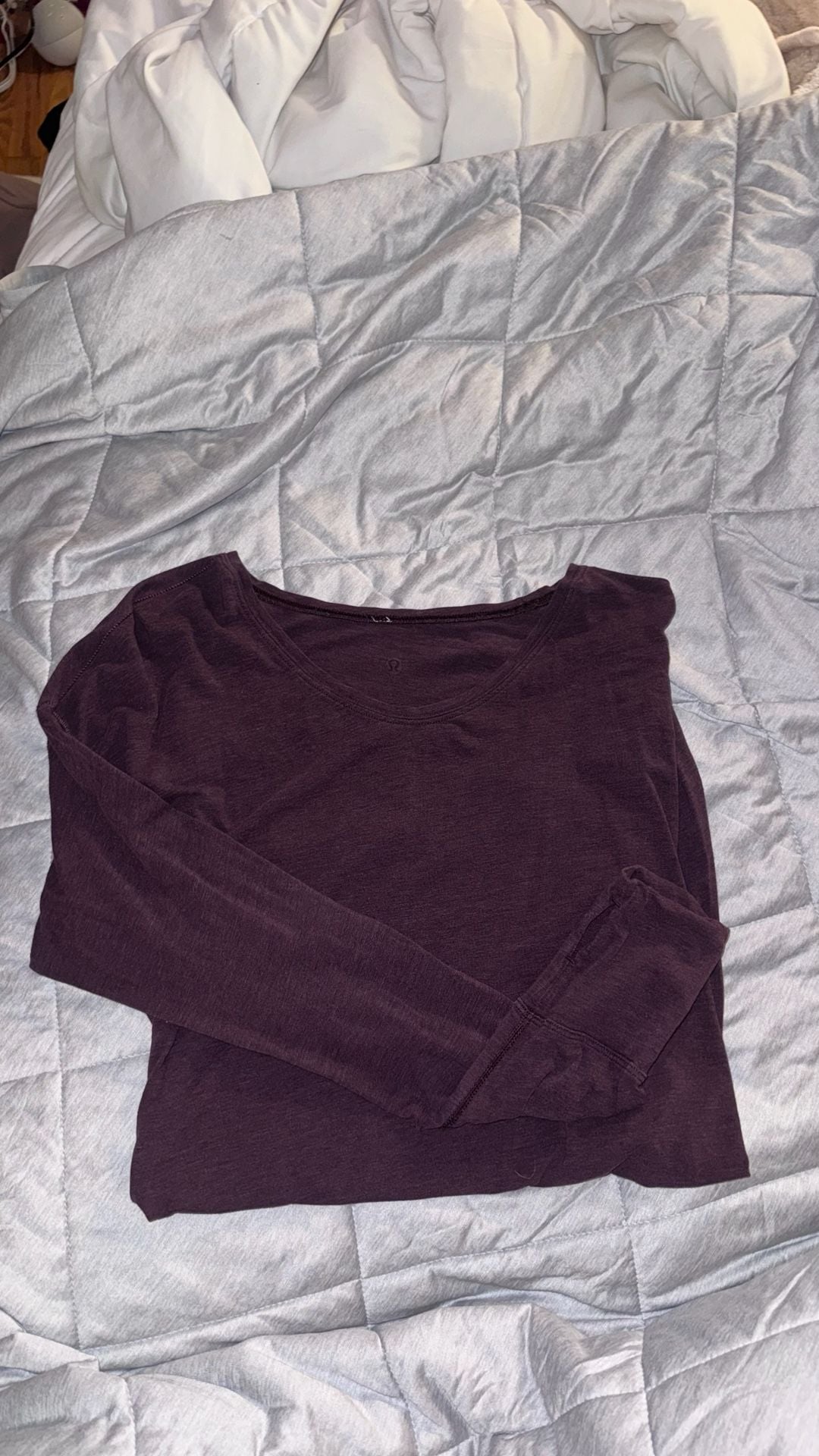 Lululemon Long Sleeve V-Neck Pullover Shirt with Thumbholes 1