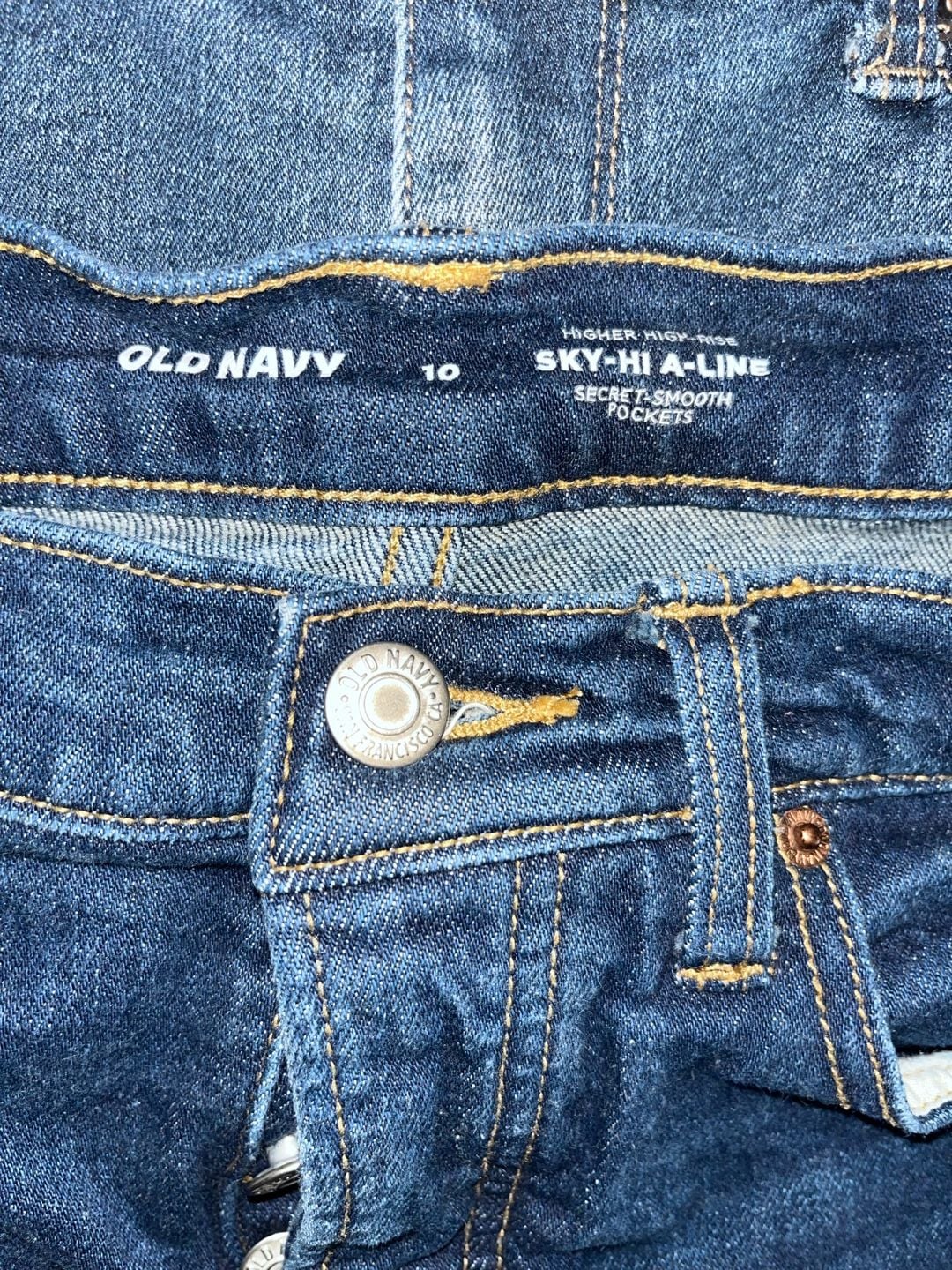 Old Navy Sky-Hi A-Line Secret Smooth Pockets Distressed Denim Shorts 4