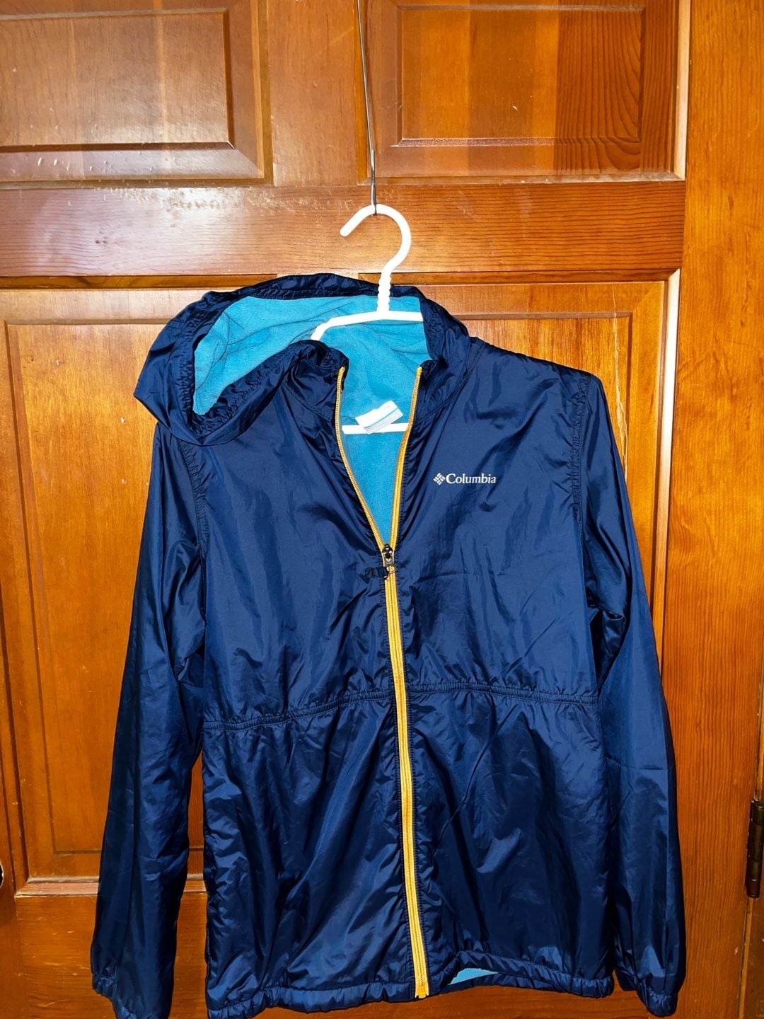 Columbia Navy Blue Full-Zip Windbreaker Jacket with Light Blue Fleece Lining 2