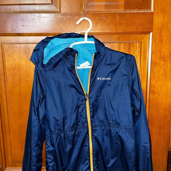 Columbia Navy Blue Full-Zip Windbreaker Jacket with Light Blue Fleece Lining