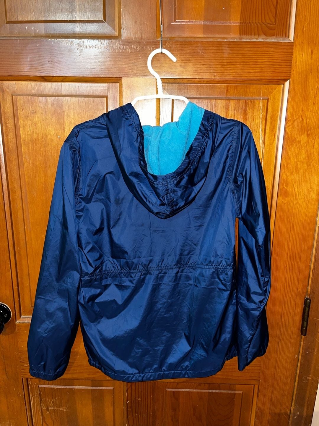 Columbia Navy Blue Full-Zip Windbreaker Jacket with Light Blue Fleece Lining 4