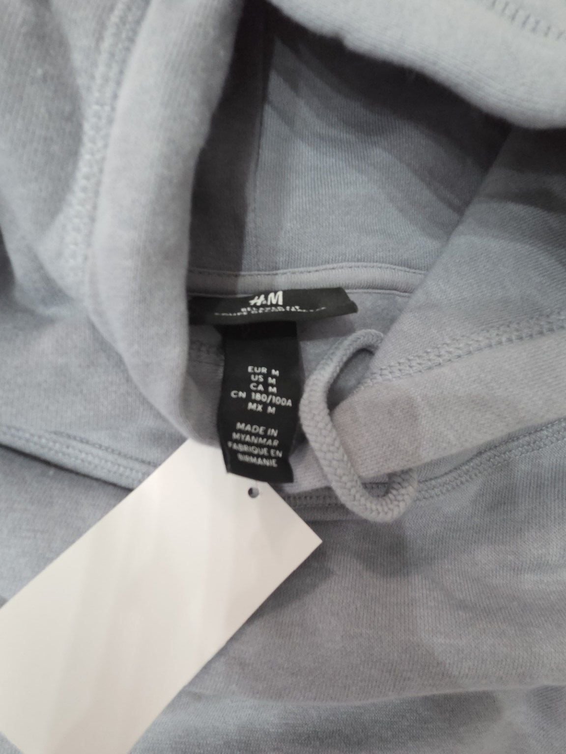 H&M Basic Pullover Hoodie in Gray 4
