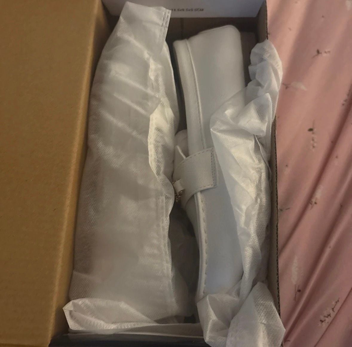 Woman White Loafers in Leather. Brand new never worn. 5