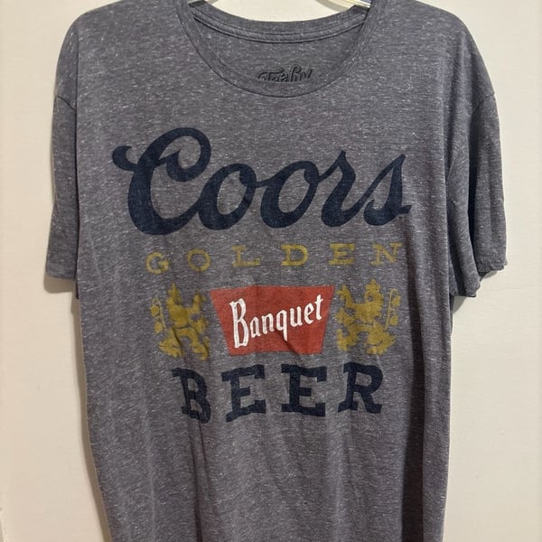 Vintage-Inspired Coors Golden Banquet Beer Logo Graphic T-Shirt