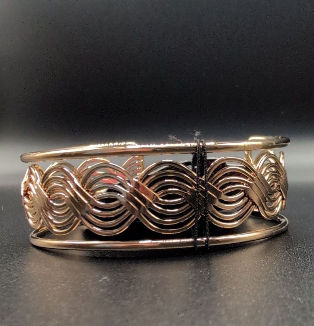 Paparazzi Weave An Impression Gold Cuff Bracelet 2