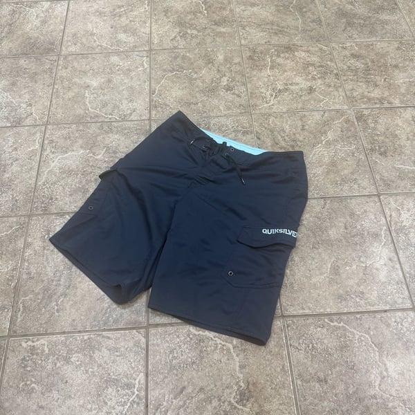 Quiksilver Men's Solid Navy Cargo Board Shorts Size 32