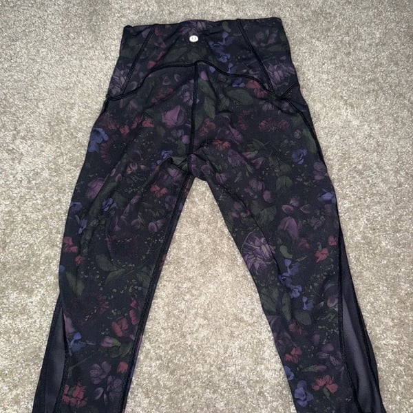 Lululemon Train Times Crop 17" Leggings in Frozen Flourish Dark Floral
