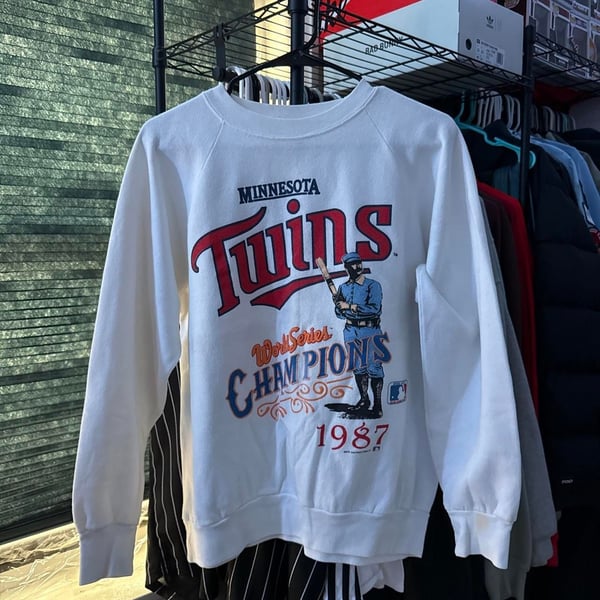 Vintage 1987 Minnesota Twins World Series Champions Graphic Crewneck Sweatshirt