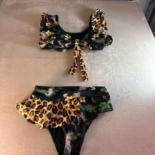 Leopard and Tropical Floral Print Ruffled High-Waisted Bikini Set (BoxA1-2018)