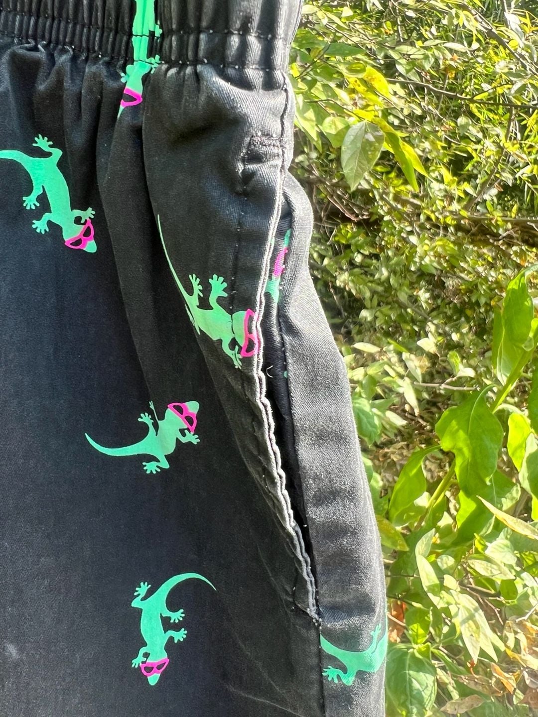 Gecko Hawaii Original OG Cotton Surf Shorts Black with Gecko Print 9