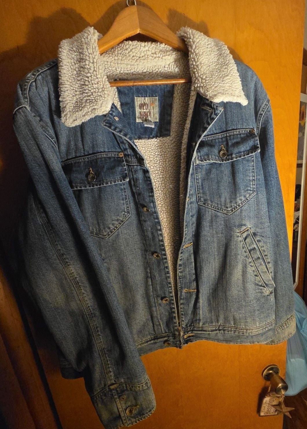 Old Navy Vintage Sherpa-Lined Denim Trucker Jacket-Gender Neutral 4