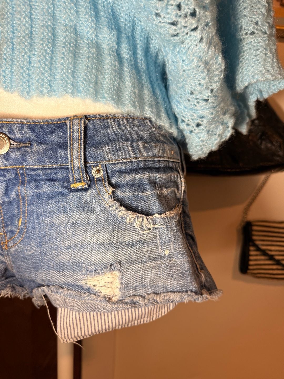 Y2K American Eagle Low Rise Distressed Denim Short Shorts Size 2 4