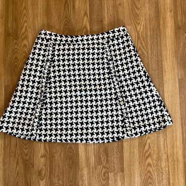 Loft Outlet Black and White Houndstooth A-Line Mini Skirt